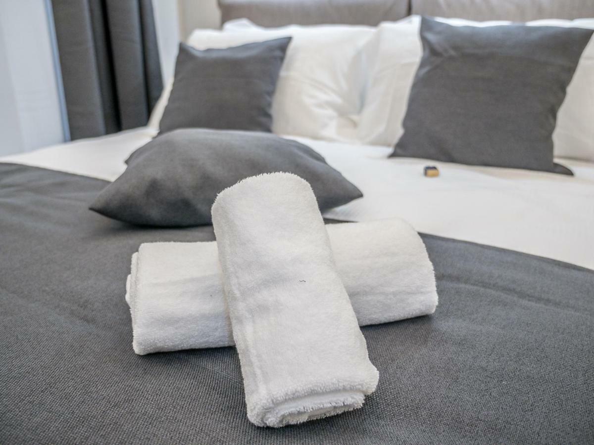 My Luxury Suites Савона Екстер'єр фото
